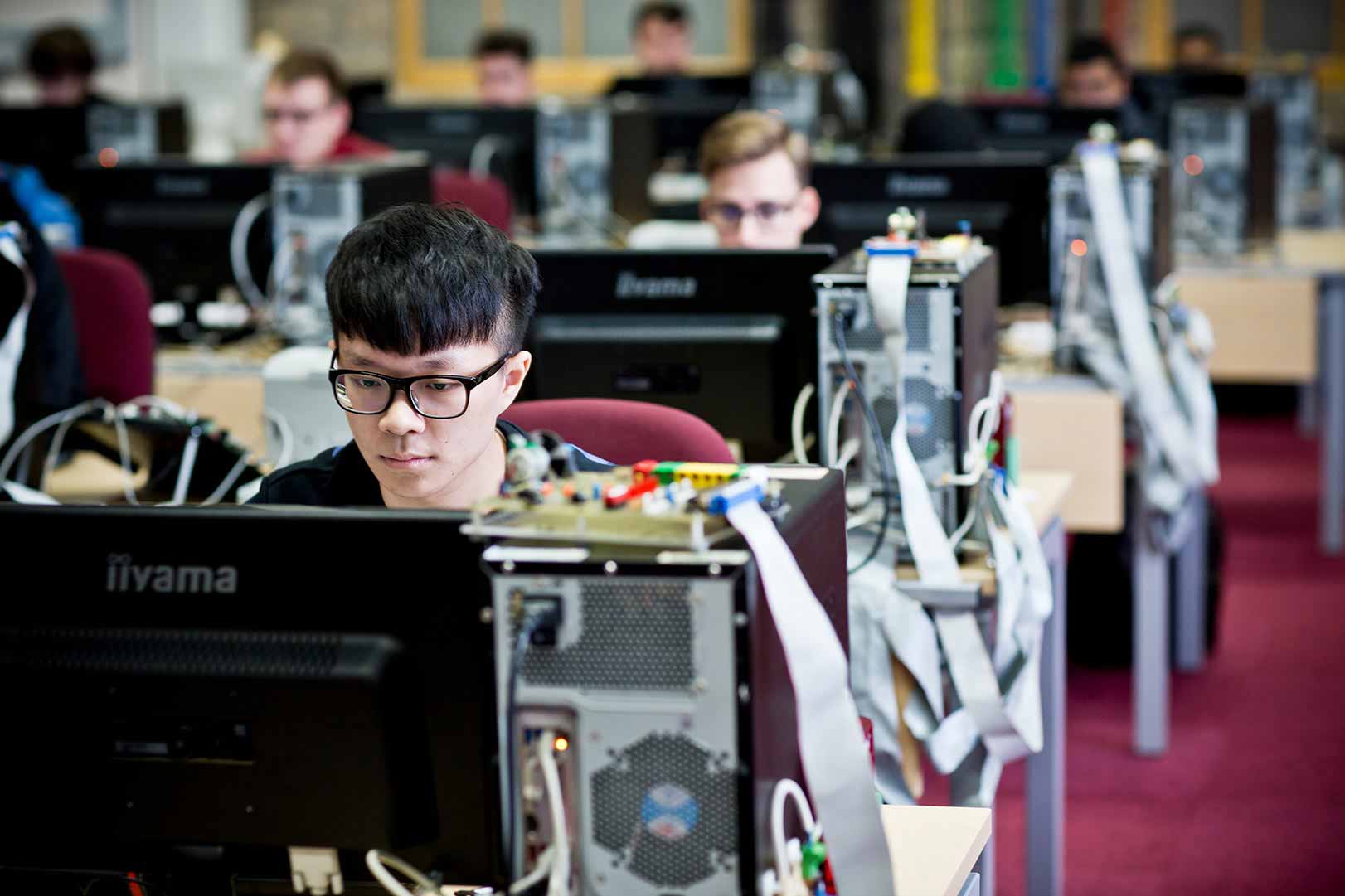 Students in embedded systems lab in the spärk jones building