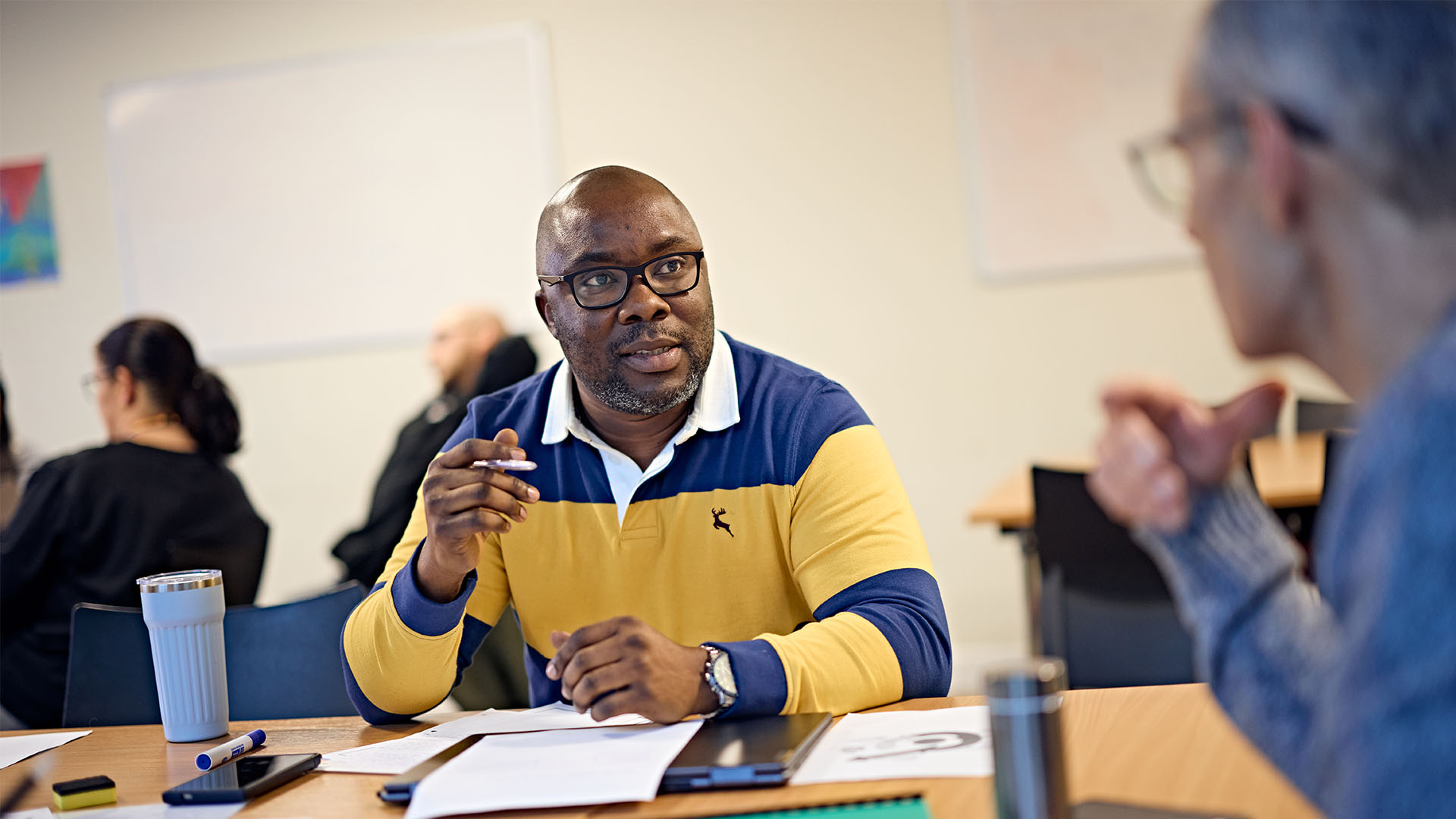 Two teachers having a discussion